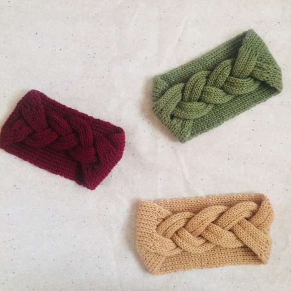 🎁Knitted Headband in Olive🍸✨ - Picture 3 of 3